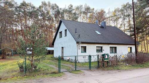 Haus von vorne - Raumwunder am Waldrand - viel Platz, viel Ruhe, viel Möglichkeiten