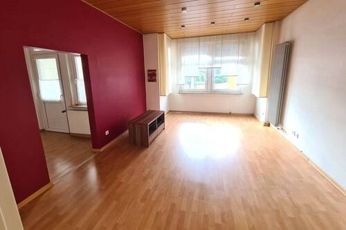 Wohnzimmer - Provisionsfrei vom Eigentümer in der Innenstadt, eine freie 3-Zimmerwohnung im 1. OG.