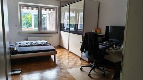  groß. Schlafzimmer Erdgeschoß - 