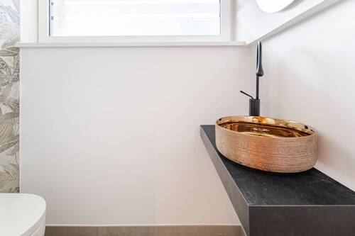 Gäste WC mit Design Armatur - 