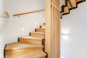 Designer-Eichenholz-Treppe umgesetz in höchster Handwerksqualität - 