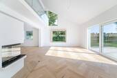 Wohnbereich mit Galerie und Sitzfenster - Einfamilienhaus mit 293,20 m² in Starnberg / Söcking zum Kaufen