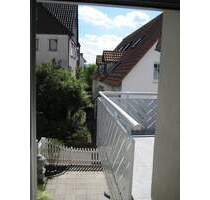 !!! Sofort beziehbar !!! Helle 3,5-Zi.-DG-Wohnung mit Balkon & EBK - frisch renoviert, zentrumsnah - Wendlingen