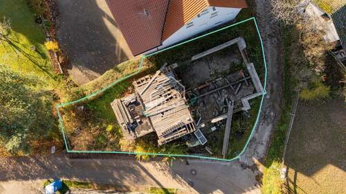 DJI_20251030145242_0002_D_umriss - Baugrundstück mit bestehendem Keller in ruhiger Wohnlage