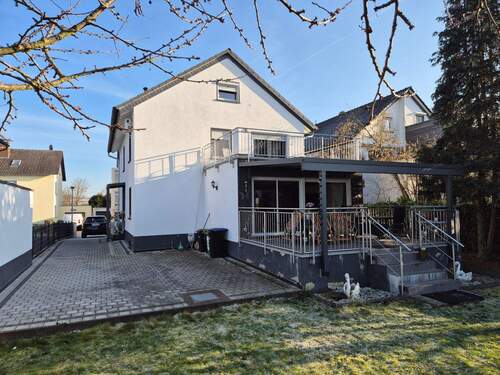 Rückansicht des Hauses - 8 Zimmer Mehrfamilienhaus, Wohnhaus zum Kaufen in Dietzenbach