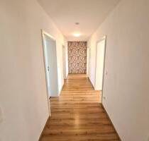 Provisionsfrei vom Eigentümer in der Innenstadt, eine sehr gepflegte 4-Zimmerwohnung im 2.OG eines 3-Familienhauses. - Ahlen