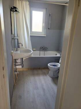 Badezimmer - 1 Zimmer Etagenwohnung zur Miete in Mannheim