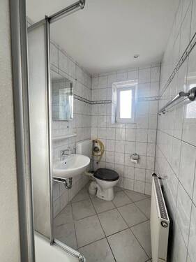 Bad 2. OG - Gewerbeobjekt (Büro, Produktion, Verkauf) in Mönchengladbach-Rheydt zum Kaufen