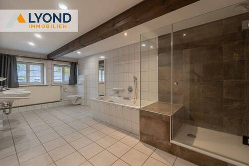 Bild 1 - Reiheneckhaus mit großzügigem Wohnkomfort, Garten und Carport in gepflegtem Zustand!