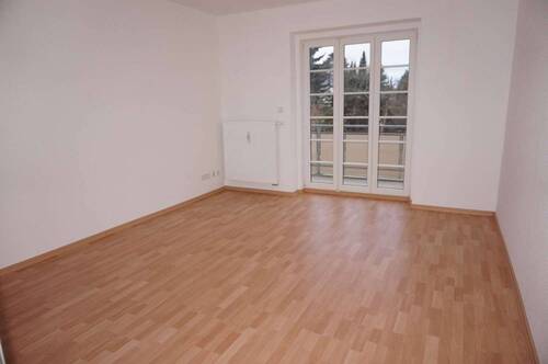 Wohnzimmer - Wohnen am am Heimgarten - Balkon + Bad mit Fenster u. Dusche**