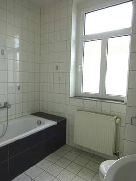 Bad - 3 Zimmer Etagenwohnung zur Miete in Gera