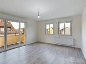 Wohnzimmer - Provisionsfrei! Kernsanierte und helle 2-Zimmerwohnung
