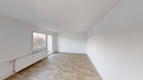 Wohnzimmer Vergleichswohnung - 2-Raum-Wohnung mit Balkon, EBK möglich