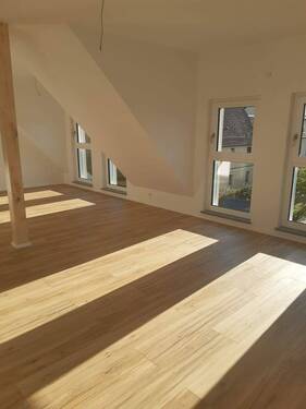 Wohnzimmer - helle Wohnung mit Balkon + EBK - 1.200,00&nbsp;EUR Kaltmiete, ca.&nbsp; 84,00&nbsp;m&sup2;&nbsp;Wohnfl&auml;che