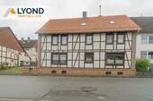 Bild 1 - Großzügiges, modernisiertes Einfamilienhaus in Diemelstadt-Helmighausen!