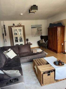 Wohnzimmer 1.png - Etagenwohnung in Neustadt in Holstein zum Kaufen