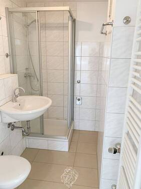 Badezimmer - Etagenwohnung mit 70,00 m&sup2; in Würzburg zum Kaufen