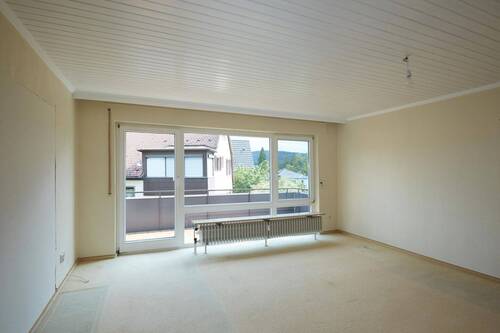 Wohn-/Esszimmer und Balkon - 