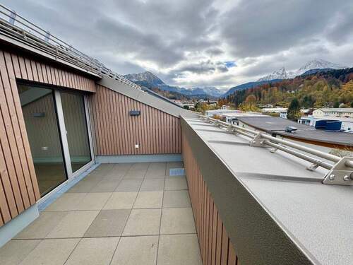 großzügige Balkone im DG - 