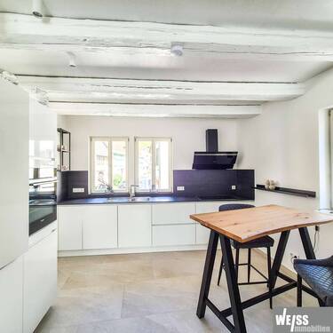 Einbauküche - 3 Zimmer Mehrfamilienhaus, Wohnhaus zur Miete in Frickenhausen am Main
