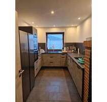 Zweifamilienhaus mit großem Garten und Einliegerwohnung im KG - Denkendorf Dörndorf