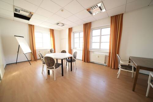 Besprechung - 