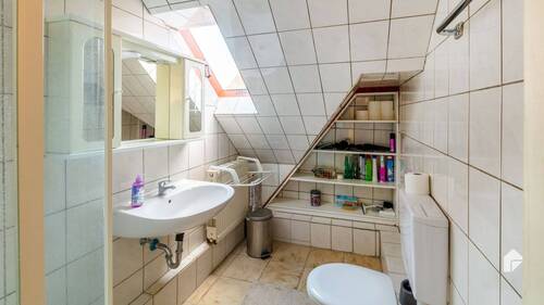 1. OG Badezimmer 1 - 