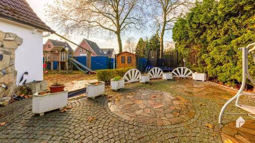 Terrasse 1 - 5 Zimmer Einfamilienhaus zum Kaufen in Glinde