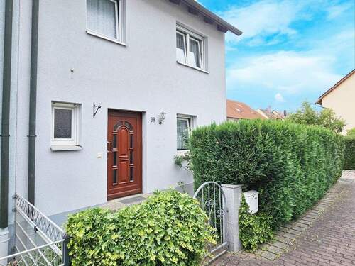 Eingang - 5 Zimmer Reihenendhaus in Nürnberg