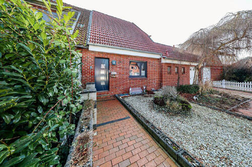 Außenansicht - 3 Zimmer Doppelhaushälfte zum Kaufen in Wilhelmshaven-Voslapp