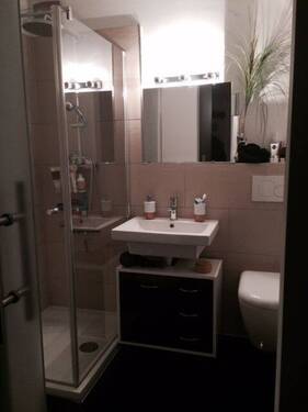Bad mit Dusche.jpeg - 
