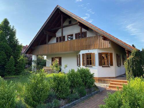 Außenansicht - Top möblierte 3-Zimmer-Wohnung mit 102qm, ruhig, EBK, Garage, Garten, 92280 Kastl