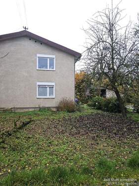 Bild 2 - 8 Zimmer Mehrfamilienhaus, Wohnhaus zum Kaufen in Ittlingen