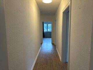 Flur - 4 Zimmer Etagenwohnung in Altenholz / Stift