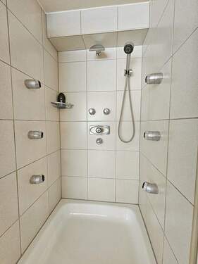 KG-Wellness_Dusche_b - 