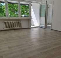 * GERÄUMIG und HELL * -- 2 Zimmer - mit SÜD-Loggia - Waldkraiburg