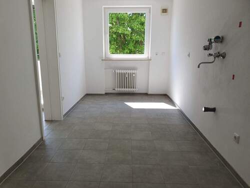 Küche. - Etagenwohnung mit 60,00 m&sup2; in Waldkraiburg zur Miete