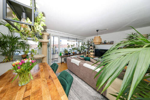 Wohn- und Esszimmer mit Zugang zum... - 