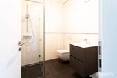 Gäste-WC mit Dusche - 