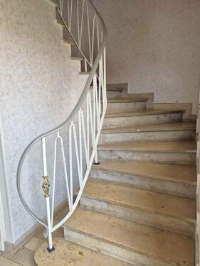 Treppenaufgang zum 1. Obergeschoss - 