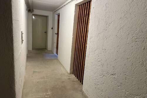 Flur im Keller - 