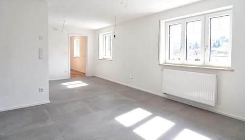 Wohn-, Koch-, Essbereich - Etagenwohnung mit 84,70 m&sup2; in Landshut zur Miete