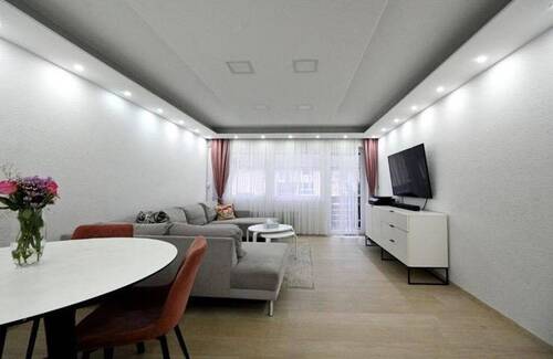 Bild 1 - Helle 3,5-Zimmer-Wohnung mit moderner Einbauküche und sonnigem Balkon