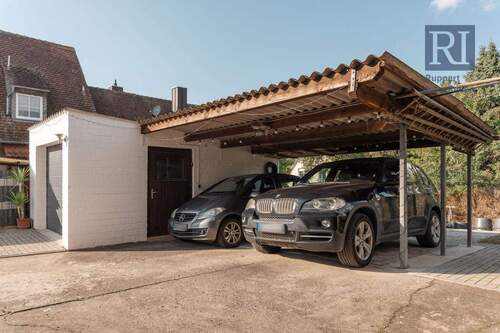 Garage mit Carport - 