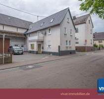 KÄUFERPROVISIONSFREI! Modernisiertes Wohnhaus mit großer Scheune, Garage, Sauna und schönem Garten. - Hadamar Steinbach