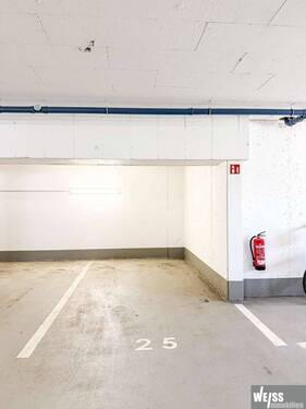 Tiefgaragenstellplatz - 