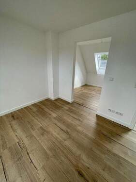 Schlafzimmer mit Ankleide OG - 