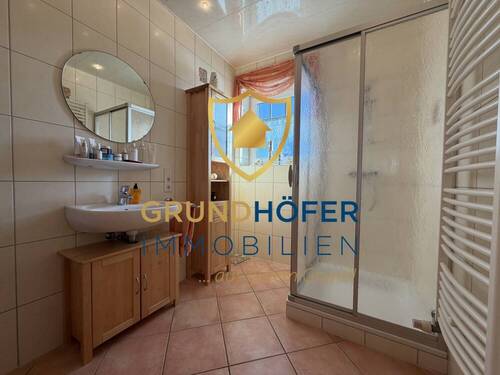 Gäste-WC mit Dusche - 