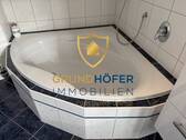 Hauptbad mit Eckwanne - 