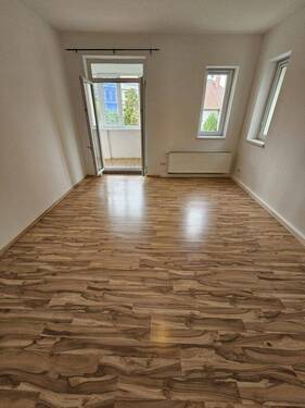 Zimmer 2.1 Zugang Wintergarten - 4 Zimmer Etagenwohnung zur Miete in Zittau